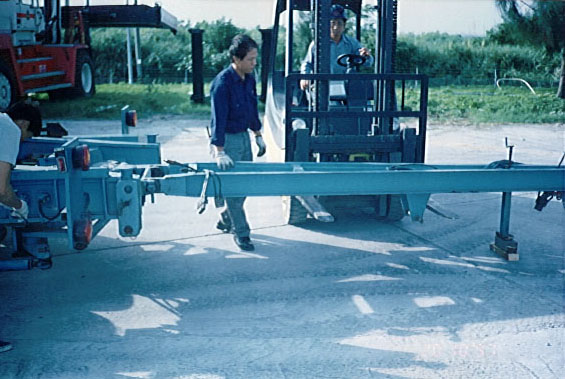 cropil.JPG (69891 bytes)